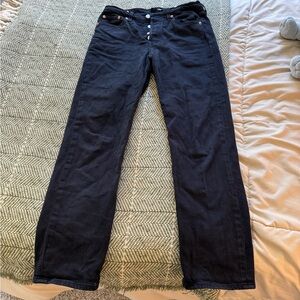 Levi's size 26 black wedgie straight jeans